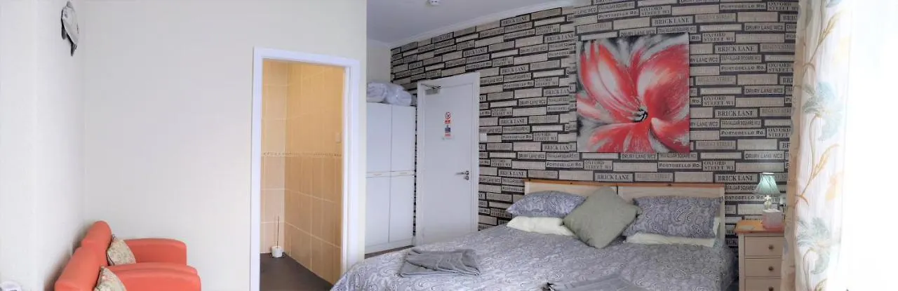 Exley カーク リー ゲスト ハウス Bed & Breakfast